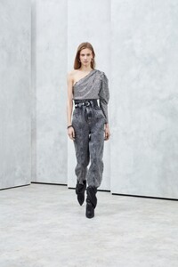 00025-Iro-Ready-to-Wear-Fall-19-Credit-Paul-Norman.jpg