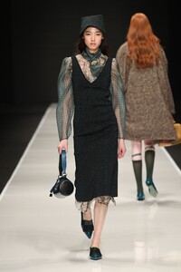 00037-Anteprima-FALL-19-Ready-To-Wear.thumb.jpg.6e110d3d0698f95e98bc645367cc1e46.jpg