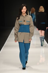 00041-Anteprima-FALL-19-Ready-To-Wear.thumb.jpg.c74004befbf9d7e1229b3840a1beb9ae.jpg