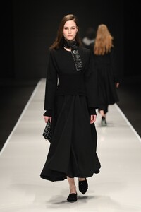 00047-Anteprima-FALL-19-Ready-To-Wear.thumb.jpg.0909d2dddfa1379f05d71f39d50ce4d6.jpg