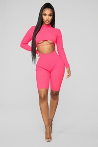 01-24-19_Studio_2_OD_13-18-42_8670_NeonPink_CC_1_NT.jpg