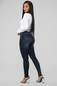 01-29-19_Studio_2_16-20-59_KC7268D_DarkDenim_0794_RG.jpg
