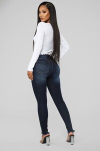 01-29-19_Studio_2_16-21-32_KC7268D_DarkDenim_0799_RG.jpg