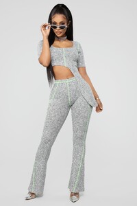 03-21-19_Studio_2_DV_10-00-52_2_PRIORITY_2PC_15927_RGSlayin_In_Pant_Set_-_GreyNeon_Green.jpg