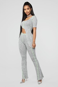 03-21-19_Studio_2_DV_10-01-17_2_PRIORITY_2PC_15933_RGSlayin_In_Pant_Set_-_GreyNeon_Green.jpg