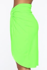 04-01-19_Studio_2_MA_09-20-40_31_JS2091_NeonGreen_PC__14_RG_RG.jpg