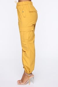 04-01-19_Studio_2_MA_10-35-44_54_6453PK_Mustard_3496_AG.jpg