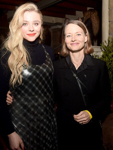 Jodie+Foster+Premiere+Focus+Features+Greta+NbN2F0jQUTGl.jpg