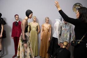 1070293005_dior-hc-bks-m-rs19-0918(1).thumb.jpg.77878af1cfbec6d6a8cff97574359082.jpg