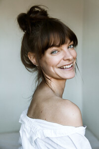 1071626035_RachelJoy_StephaneBoubert(10).thumb.jpg.6f898667a40accffcb77438d3ff57805.jpg