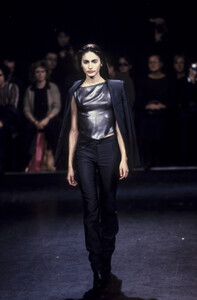 108176933_CostumeNational1998WomenRTW44.thumb.jpg.4d058bc44adaebc158da01bd30948bc3.jpg