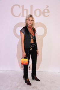 Caroline+Daur+Chloe+Front+Row+Paris+Fashion+3H7OknhZA8kl.jpg