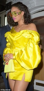 11818926-6882667-Celebrity_status_Giving_a_nod_to_her_celebrity_status_Rihanna_wo-m-46_1554309570742.jpg