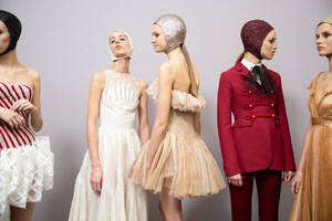 1195511411_dior-hc-bks-m-rs19-0986(1).thumb.jpg.7f0328d1a5fdf73f529ee29f1583eb94.jpg