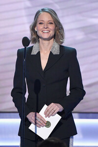 Jodie+Foster+25th+Annual+Screen+Actors+Guild+3y5QmXjE1a0l.jpg