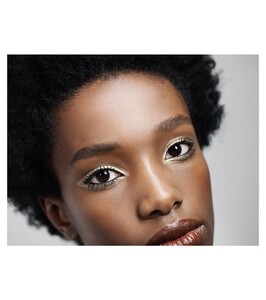 124688252_chanel.beauty15497308641975608138876301016_6743424730.thumb.jpg.9e60e347ee5738d1c18538e3ee4143c4.jpg