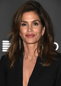 Cindy+Crawford+Cosentino+LA+City+Center+Grand+AUXEvATEZM2l.jpg