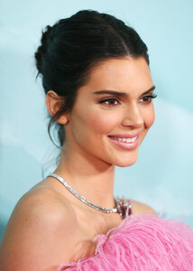 Kendall+Jenner+Tiffany+Co+Flagship+Store+Launch+odlGPdNg9OPl.jpg