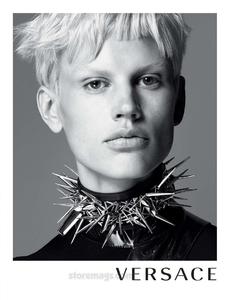 1354371219_Mert__Marcus_Versace_Fall_Winter_13_14_03.thumb.png.8d0a32026fe31df215b0f5b4c3d35775.png