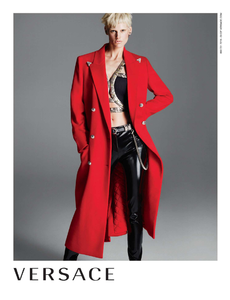 1372727366_Mert__Marcus_Versace_Fall_Winter_13_14_01.thumb.png.dd6bdf6145424f8456f2196c11c465df.png