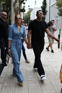         jlo210419BZNimage117.jpg