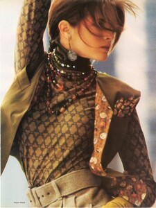 1437171398_VogueUSAaugust1988LookchangersbyWayneMaser03.thumb.jpg.3cd1e36040ed4ee944b4b96524bcc9bd.jpg
