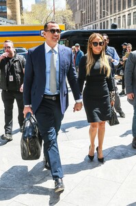         jen170419BZNimage122.jpg