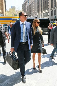         jen170419BZNimage124.jpg