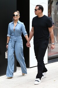         jlo210419BZNimage105.jpg