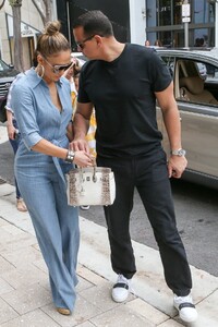         jlo210419BZNimage124.jpg