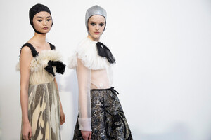 166968517_dior-hc-bks-m-rs19-0887(1).thumb.jpg.786fadfbcea31fd44ccfc02db980900f.jpg