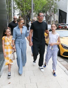         jlo210419BZNimage125.jpg