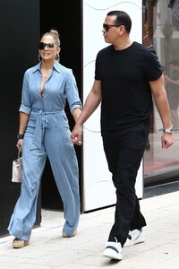         jlo210419BZNimage113.jpg