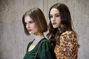 1805039316_kate-spade-bks-rf19-1610(1).thumb.jpg.eb73ef2b4b6238527cef645af93226b6.jpg