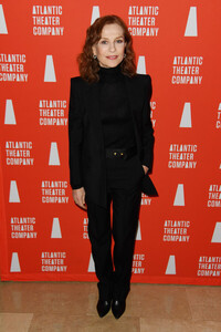 Isabelle+Huppert+Atlantic+Theater+Company+0KF5esYlwXnl.jpg