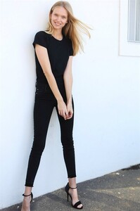 1848408800_ShannonPhillipspola6.thumb.jpg.fe28baad882aeeb7452f03540cba41a8.jpg