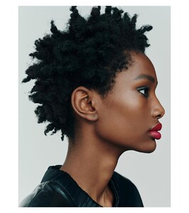 1857337048_chanel.beauty15480144801961210071104701828_6743424730.thumb.jpg.a7d7d78e684cb8e2befe8e48c8cf7898.jpg
