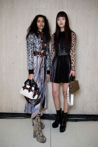 1885638797_longchamp-bks-m-rf19-0193(1).thumb.jpg.a85552db6dc327f686e783039f137005.jpg