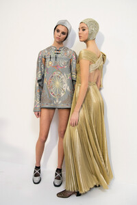 1898464401_dior-hc-bks-v-rs19-7495(1).thumb.jpg.06b6ae6b6c593c78b19d30999ddaaa1c.jpg