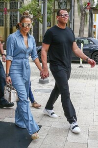         jlo210419BZNimage121.jpg