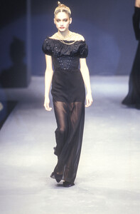 1939954997_Blumarine1997WomenRTW60.thumb.jpg.0805bbf7eaf246ecee14921df8f4388c.jpg
