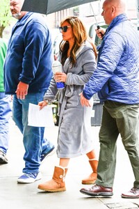         jlo220419BZNimage106.jpg