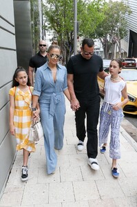         jlo210419BZNimage126.jpg