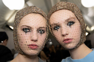 2137045061_dior-hc-bks-v-rs19-7299(1).thumb.jpg.b5e239bfcc7b122750de458ace7e9a2d.jpg