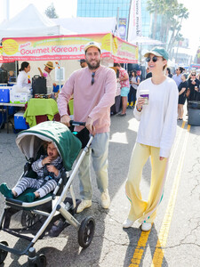 Whitney+Port+Thandie+Newton+Farmer+Market+1nM8G3nsFOXx.jpg