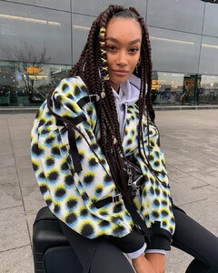 23619900_chey_maya15449772641935729071204283400_43762120.thumb.jpg.a5442861cb57b9bea39172950a35a347.jpg