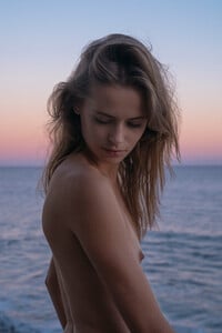 268887353_EvenlynRose2018SAMLIVM59.thumb.jpg.739d49d160e3f4ff5c94b3c0b7382bff.jpg