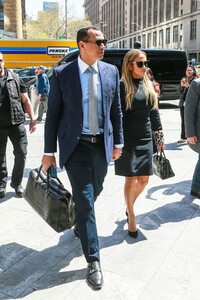         jen170419BZNimage123.jpg