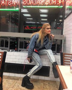 29088212_182662352458388_2161696802884026368_n.jpg