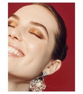 373057427_chanel.beauty15450814571936606087631263575_6743424730.thumb.jpg.2ca7a375519cbf21f876ba8a2b93a4e1.jpg
